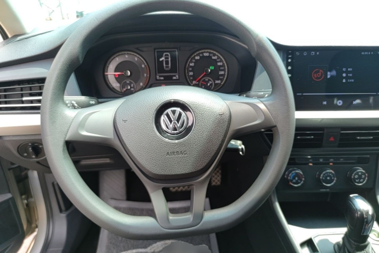 Volkswagen Lavida 2018 car image #11