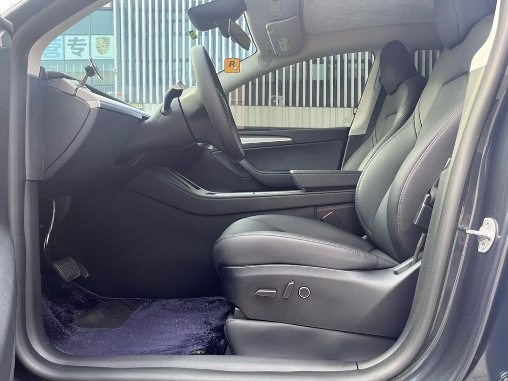 Tesla Model Y 2024 #14 Tesla Model Y 2024 car image #14