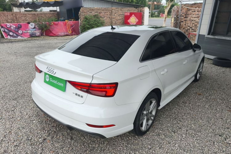 Audi A3 2019 immagine di auto #7