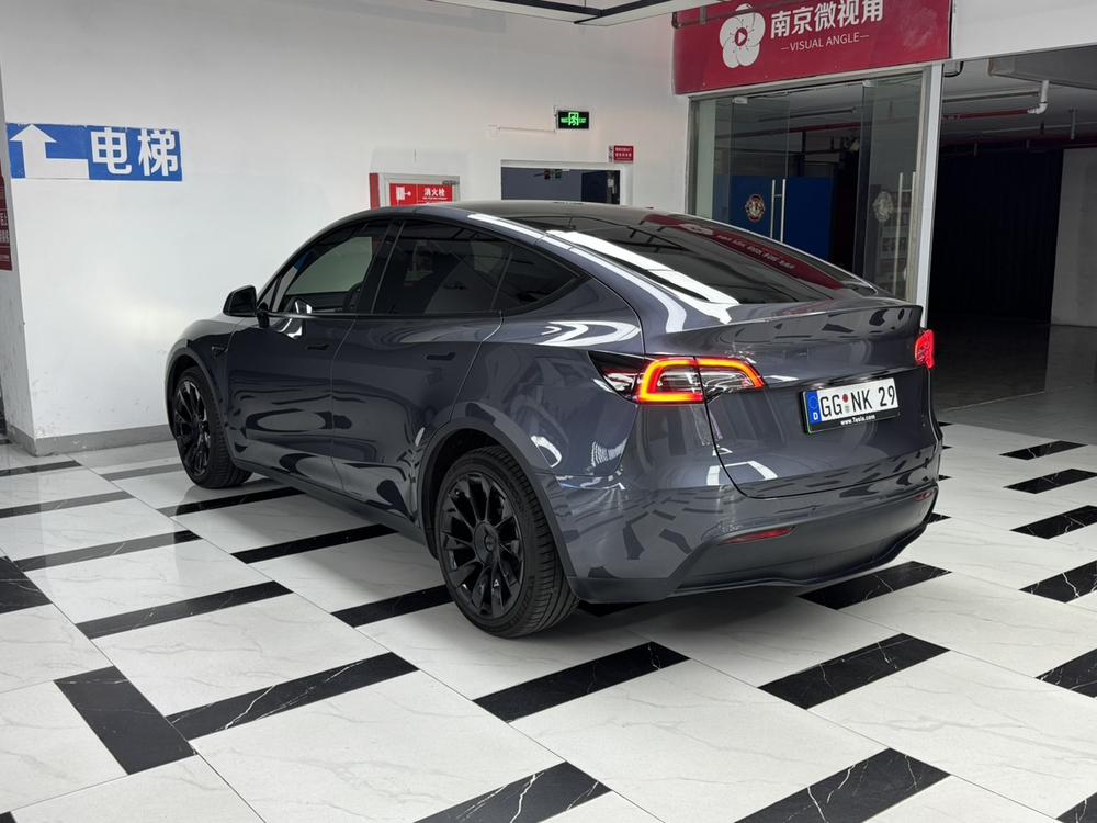 Tesla Model Y 2021 #4 Tesla Model Y 2021 car image #4