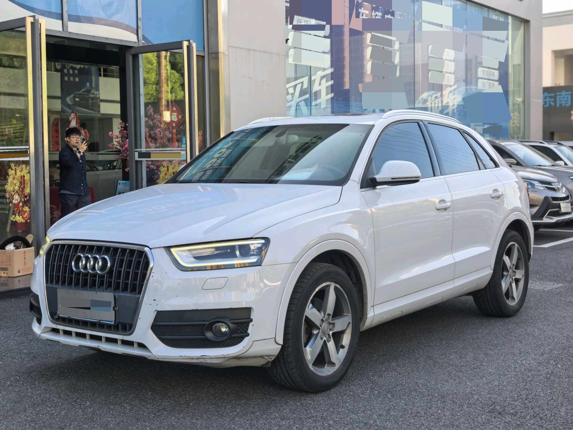 Audi Q3 2016 Audi Q3 2016 immagine di auto