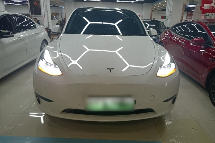 Tesla Model Y 2022 #3 Tesla Model Y 2022 car image #3