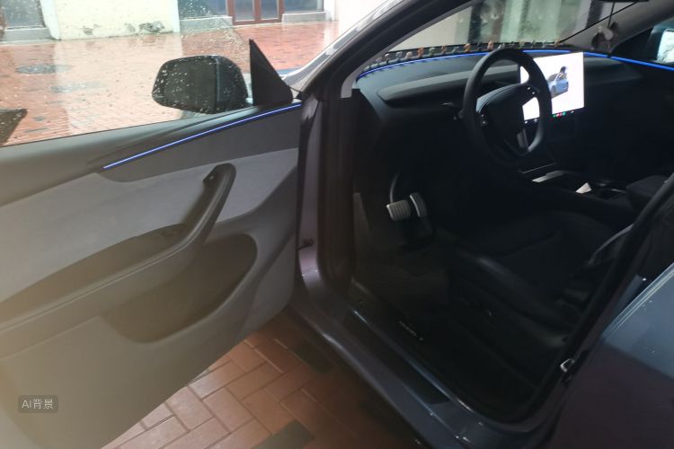 Tesla Model Y 2025 #18 Tesla Model Y 2025 car image #18