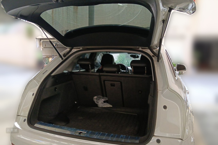 Audi Q3 2016 immagine di auto #21