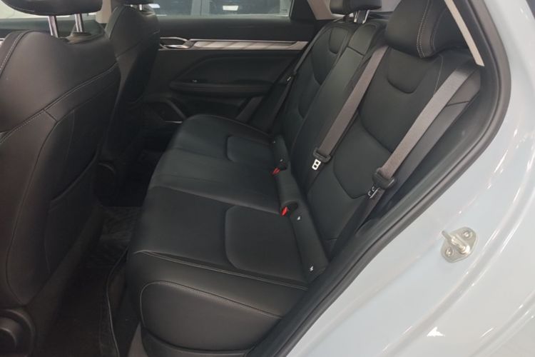 GEELY Emgrand L HiP 2022 car image #17