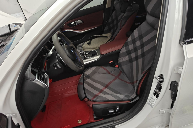 BMW 3 Series 2022 car image #17