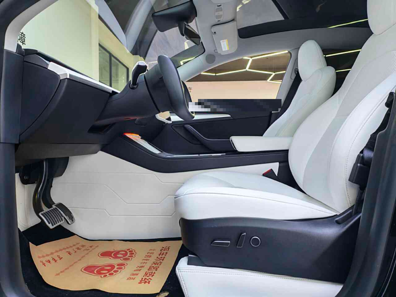 Tesla Model Y 2023 #4 Tesla Model Y 2023 car image #4