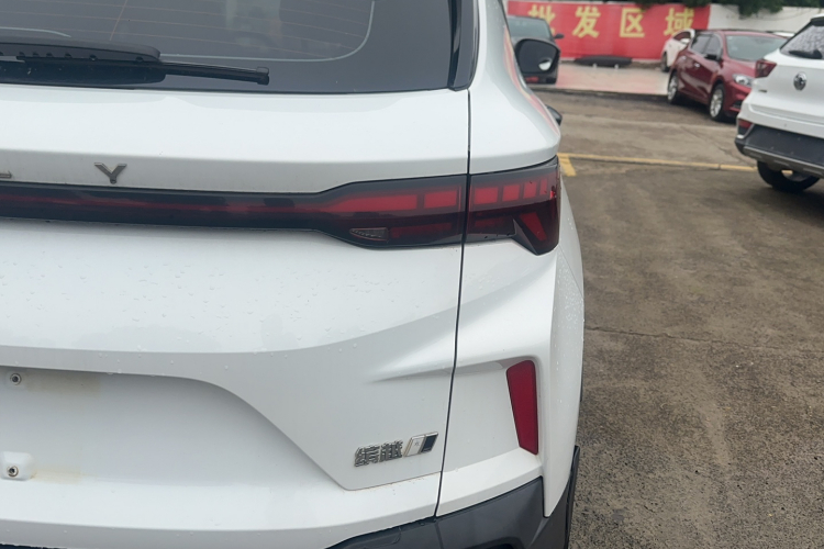 GEELY Coolray 2022 #8 GEELY Coolray 2022 car image #8