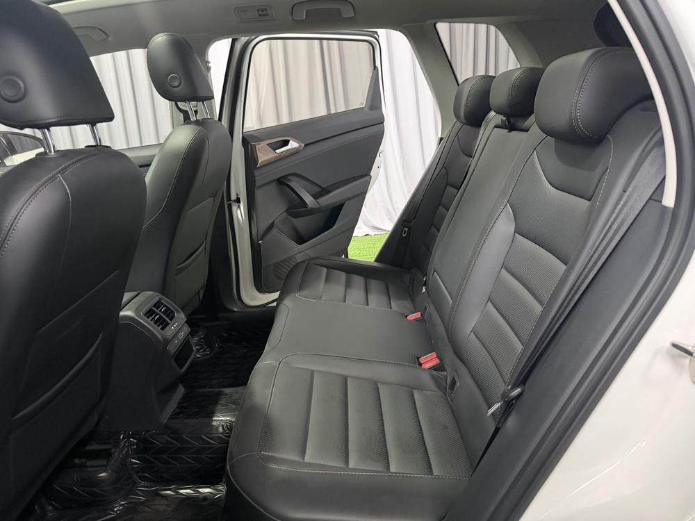 Volkswagen Tharu 2022 car image #16