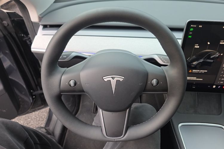 Tesla Model Y 2024 #11 Tesla Model Y 2024 car image #11