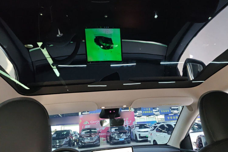 Tesla Model Y 2024 car image #18