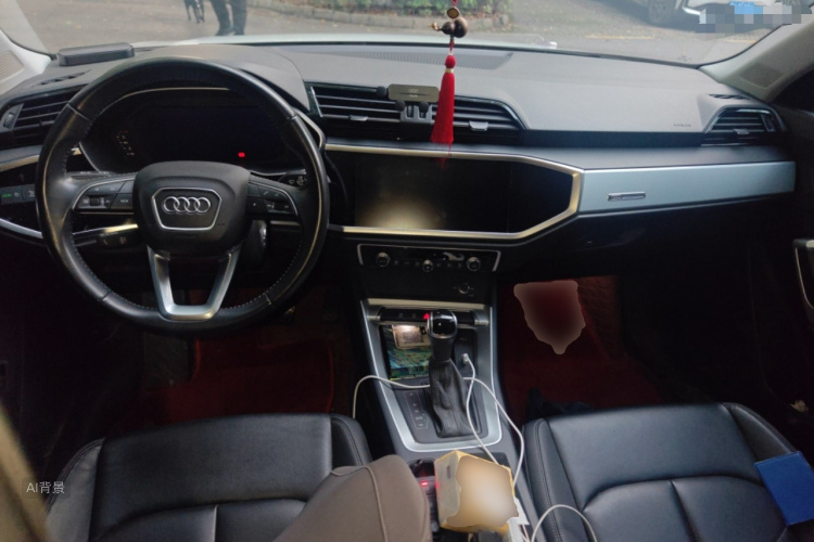 Audi Q3 2019 car image #11