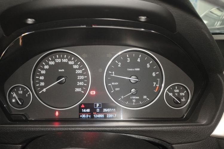 BMW 3 Series 2015 car image #16