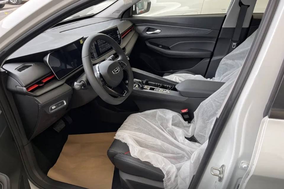 GEELY Binray 2026 car image #8