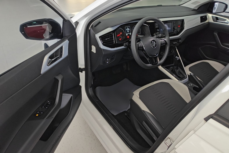 Volkswagen Polo 2020 car image #16