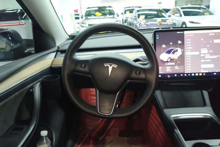Tesla Model Y 2022 #15 Tesla Model Y 2022 car image #15