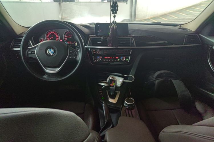 BMW 3 Series 2019 #11 BMW 3 Series 2019 immagine di auto #11
