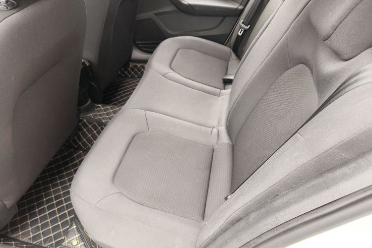 Volkswagen Santana 2015 صورة سيارة #17