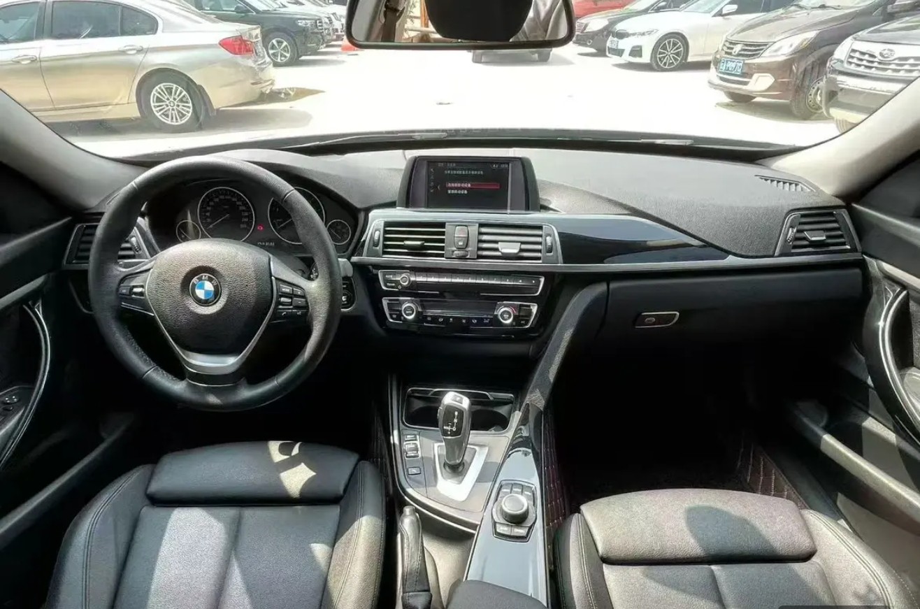 BMW 3 Series GT 2019 #4 BMW 3 Series GT 2019 car image #4