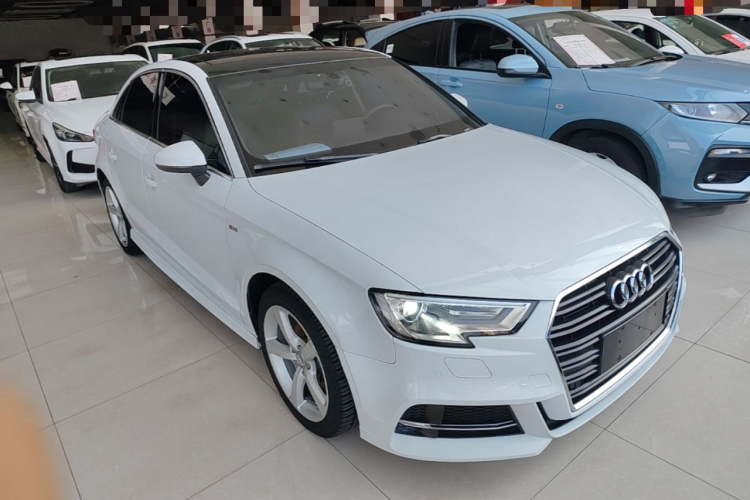 Audi A3 2017 car image #4