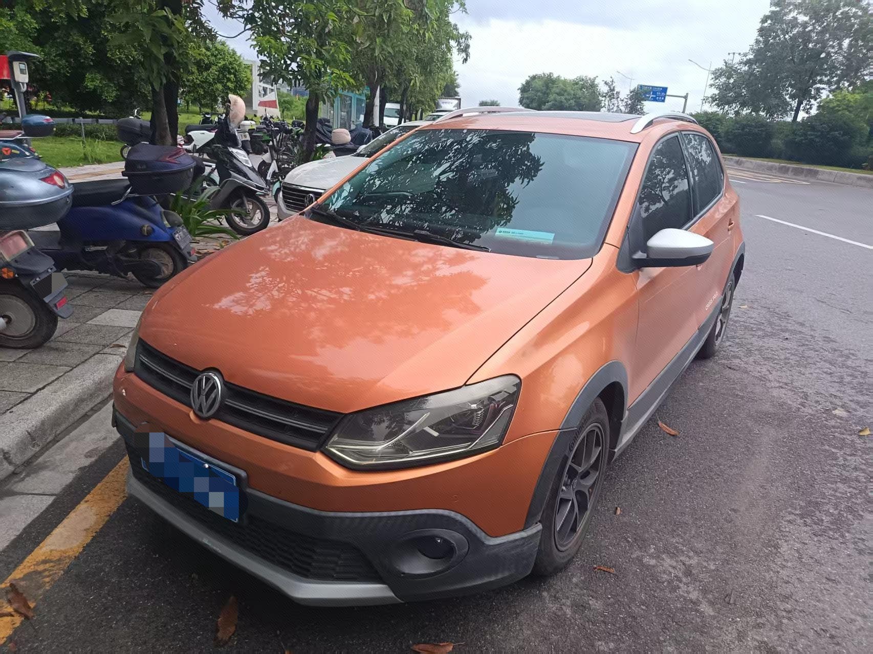 Volkswagen Polo 2015 car image 