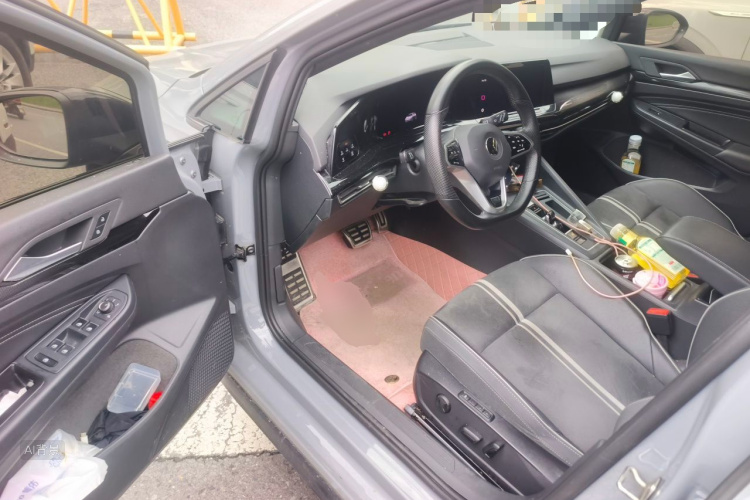 Volkswagen Golf 2022 car image #18
