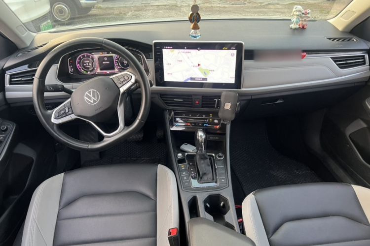 Volkswagen Bora 2023 car image #16