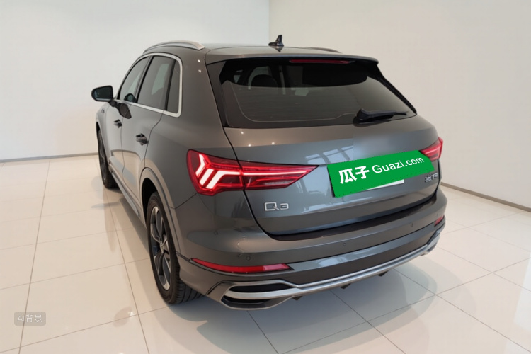 Audi Q3 2020 car image #5