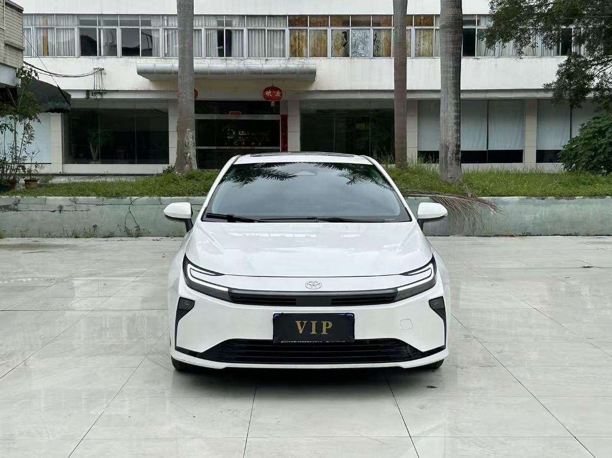 2026 immagine di auto #3