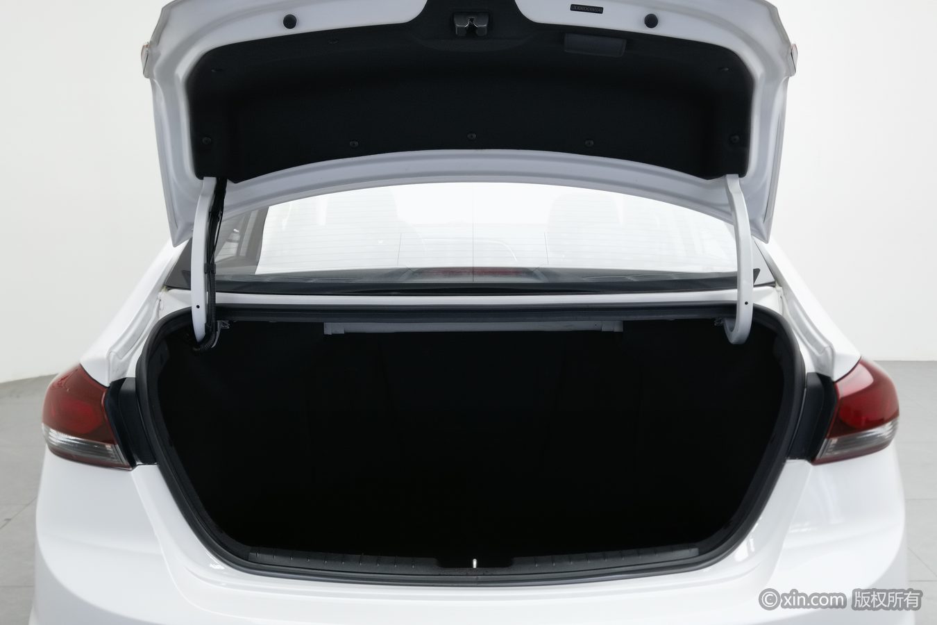Hyundai Elantra AD 2017 imagen de coche #17