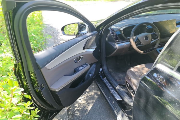 BYD Han 2024 car image #16
