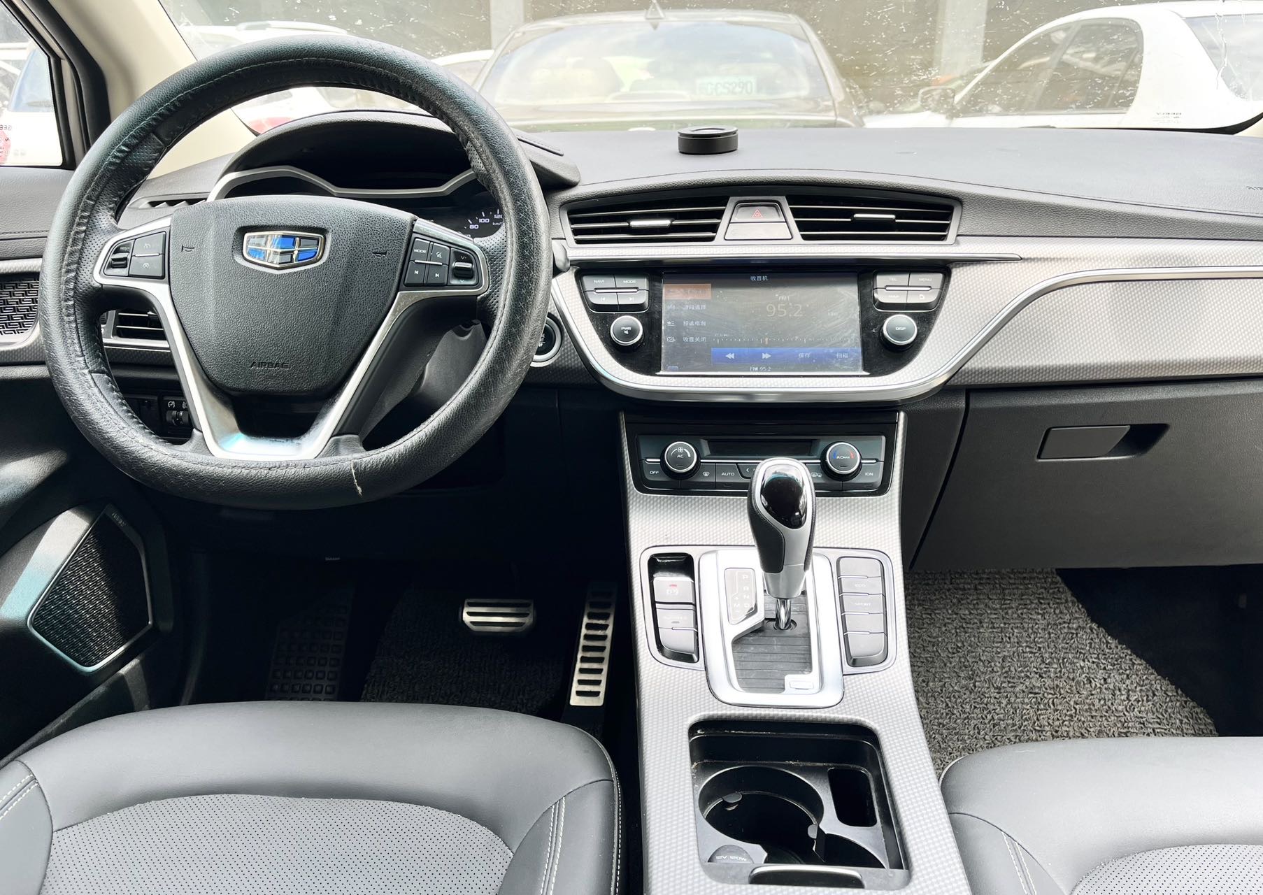GEELY Emgrand GS 2017 car image #4