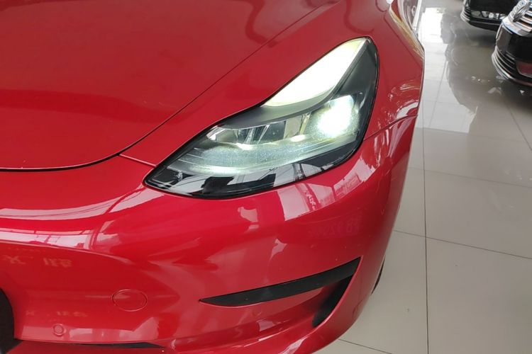 Tesla Model 3 2022 car image #28