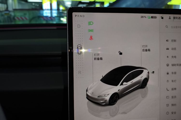 Tesla Model 3 2024 #14 Tesla Model 3 2024 car image #14