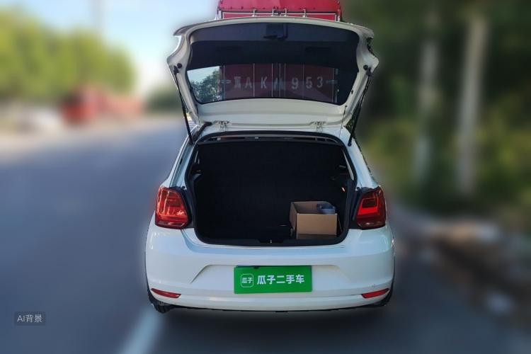 Volkswagen Polo 2015 car image #21