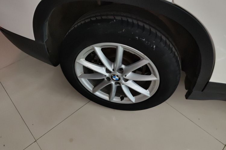 BMW X1 2019 car image #10