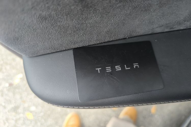 Tesla Model Y 2025 #9 Tesla Model Y 2025 car image #9