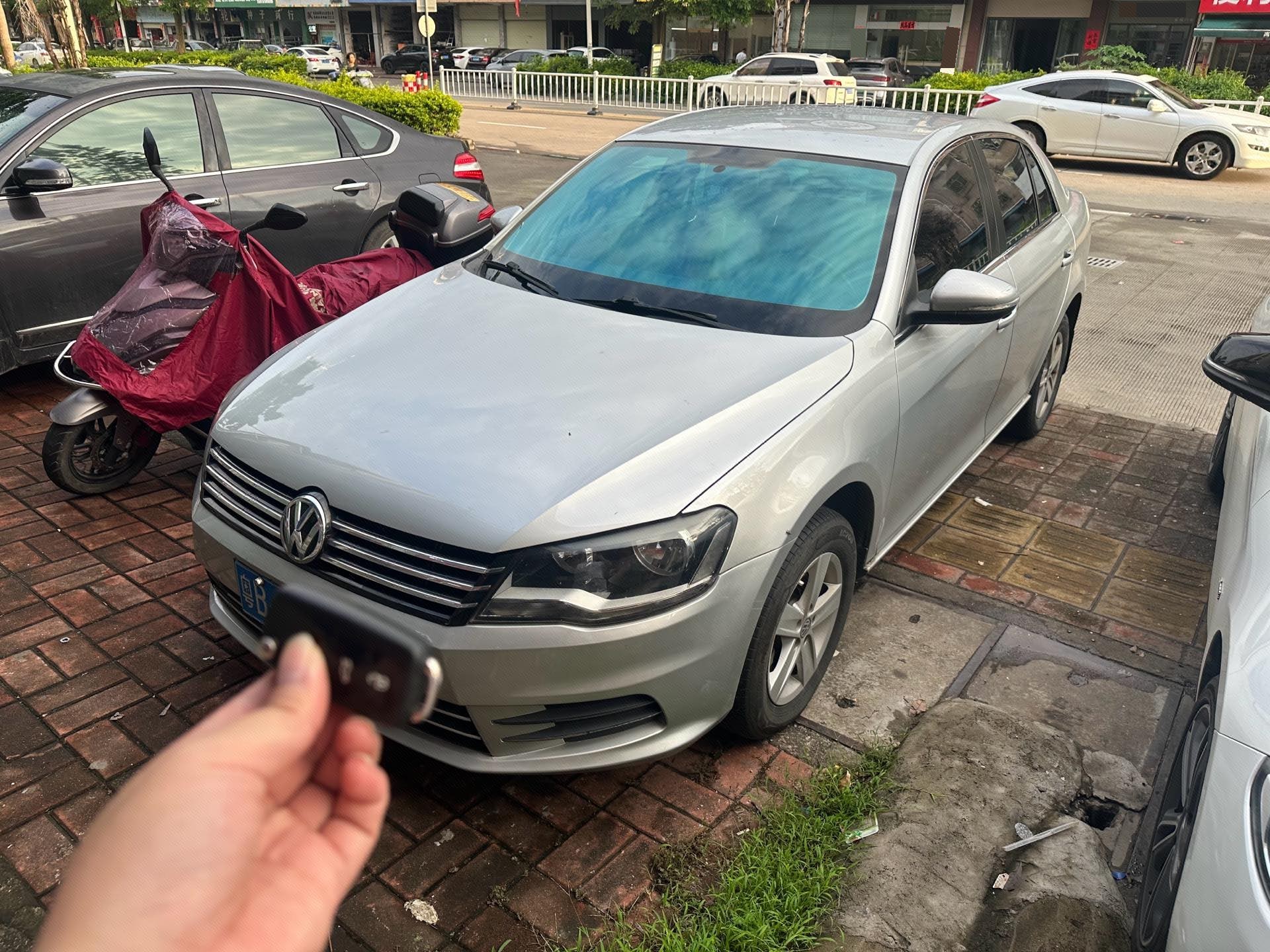Volkswagen Bora 2014 car image 