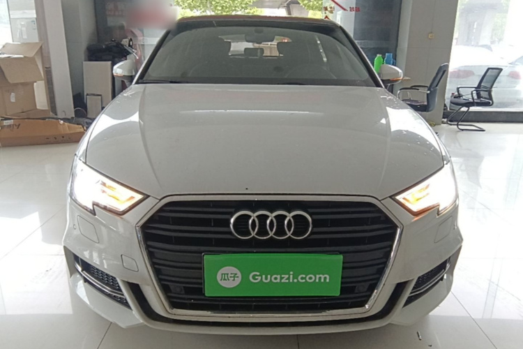 Audi A3 2018 car image #3