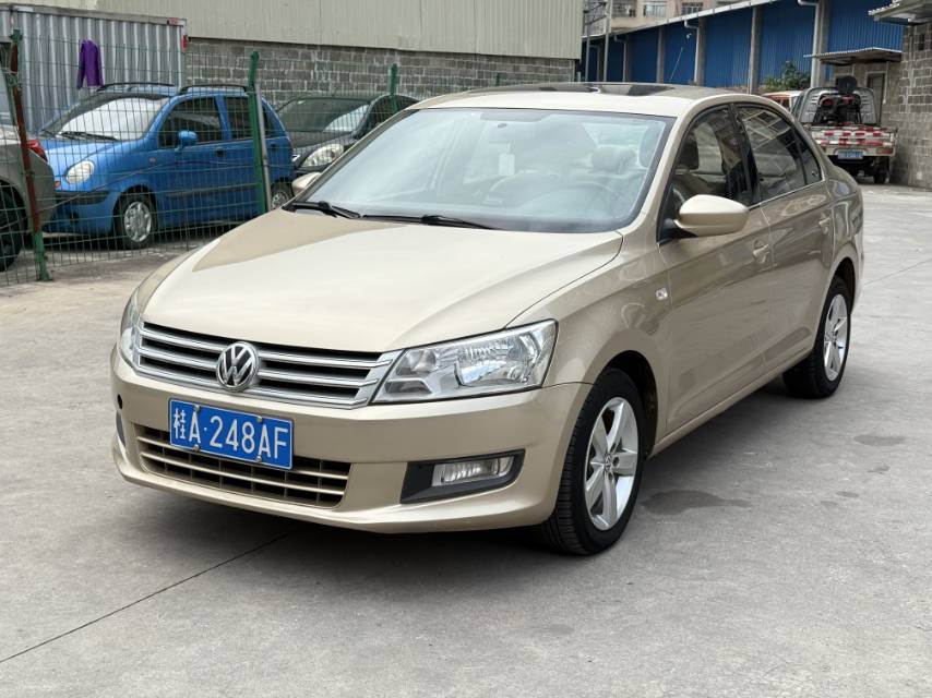 Volkswagen Santana 2013 Volkswagen Santana 2013 صورة سيارة