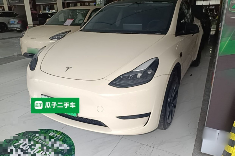 Tesla Model Y 2023 #2 Tesla Model Y 2023 car image #2