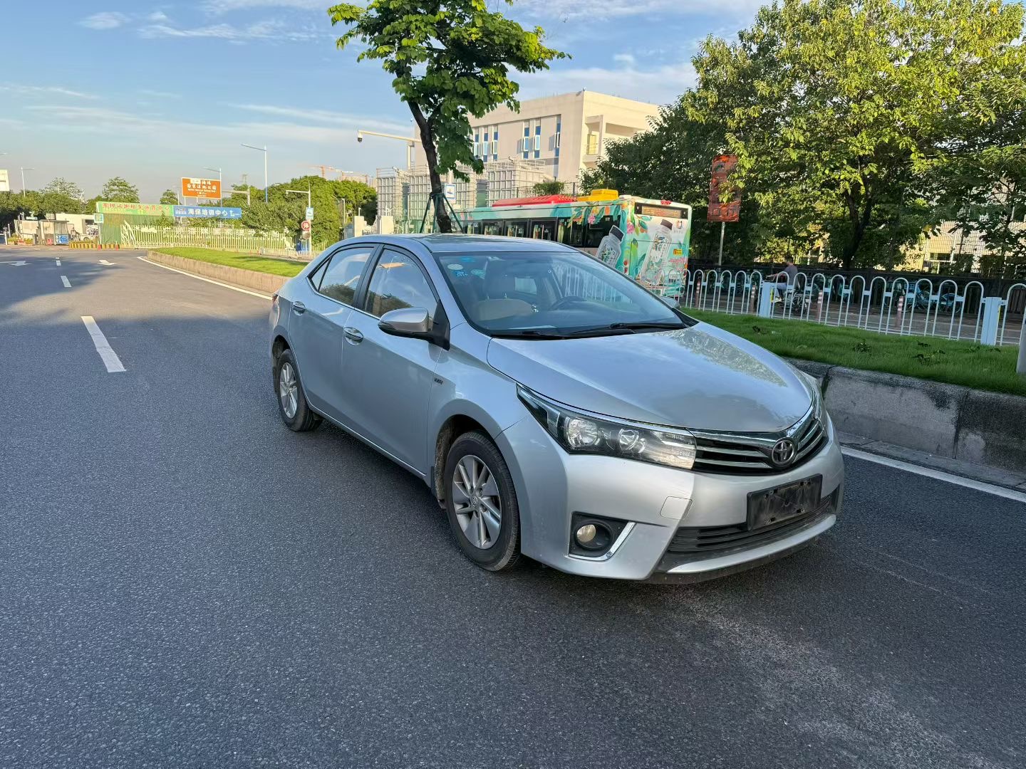 2015 car image #2