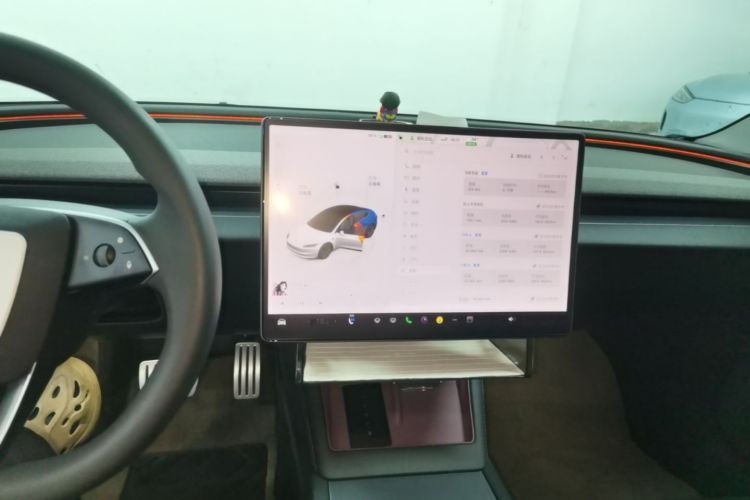 Tesla Model 3 2026 car image #17