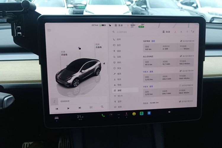 Tesla Model Y 2022 car image #12