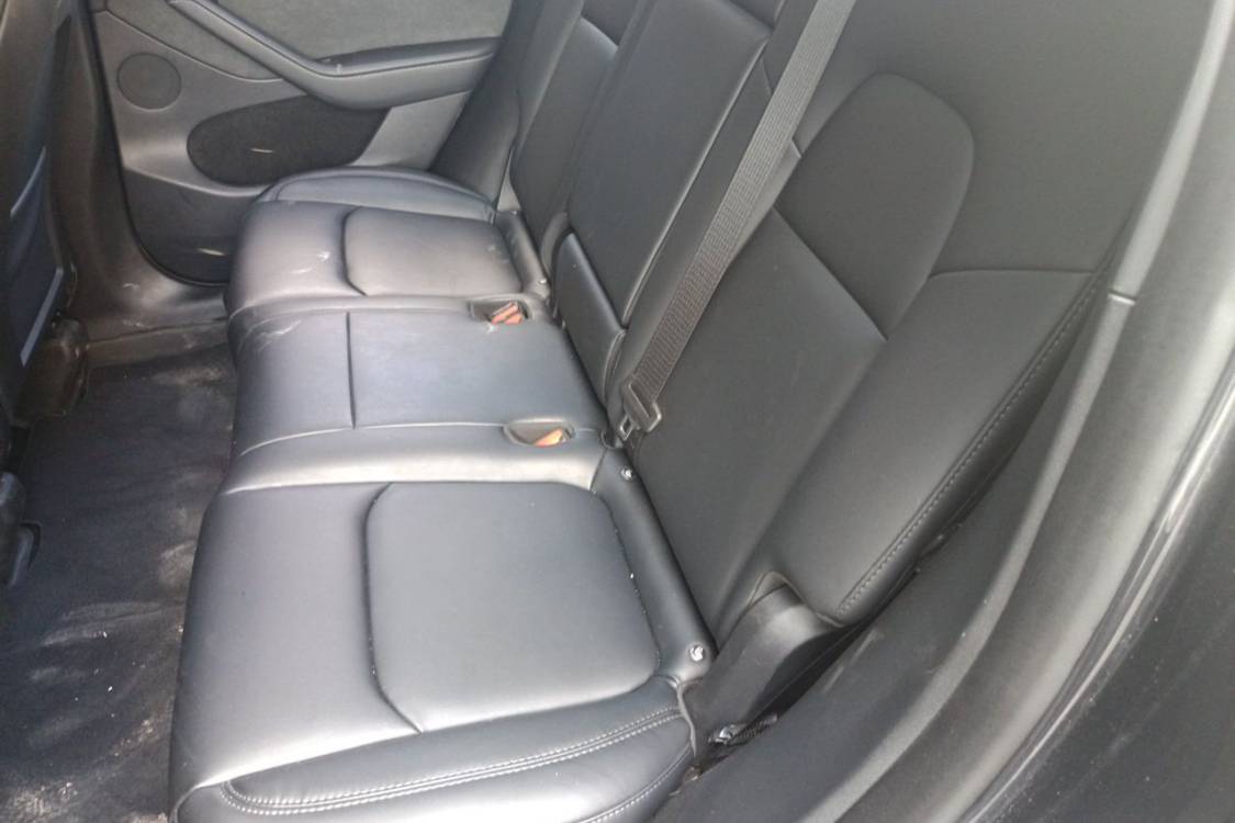 Tesla Model Y 2024 car image #21