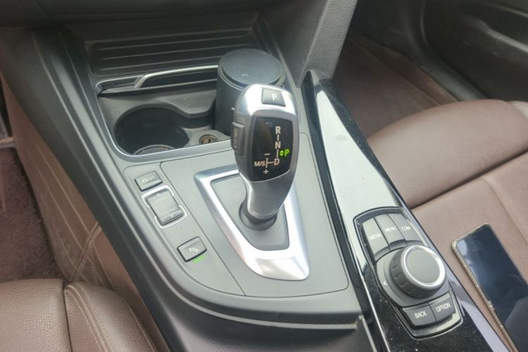 BMW 3 Series 2018 #14 BMW 3 Series 2018 car image #14