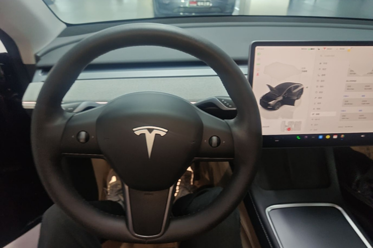 Tesla Model Y 2023 #11 Tesla Model Y 2023 car image #11