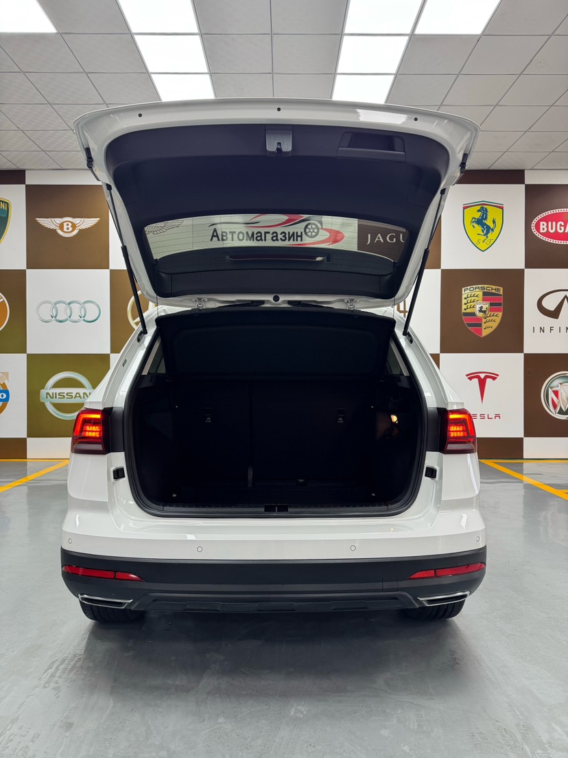 Volkswagen Tharu 2022 car image #17