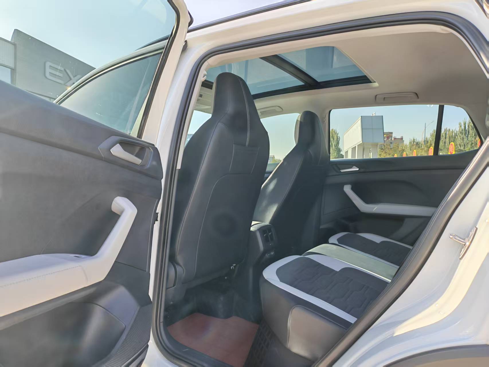 Volkswagen Tharu 2025 image de voiture #6