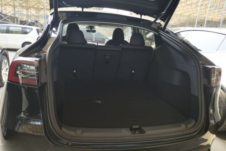 Tesla Model Y 2024 #19 Tesla Model Y 2024 immagine di auto #19